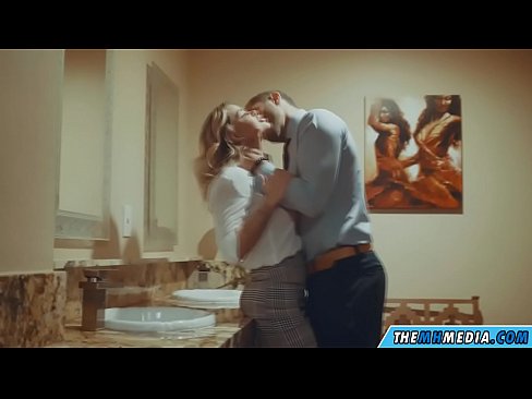❤️ Kad krūtiska blondīne pavedina tevi publiskā tualetē ☑ Porno pie mums lv.tubesexer-com.ru ☑
